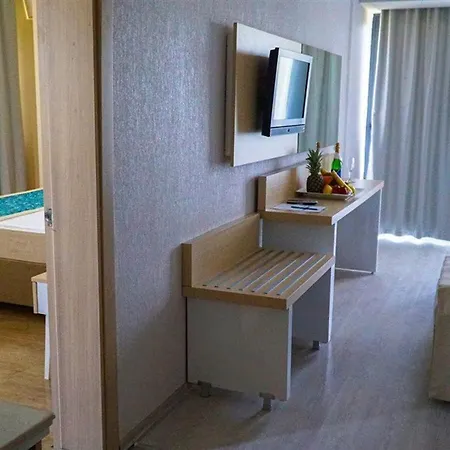 Hotel Pirates Park 4*