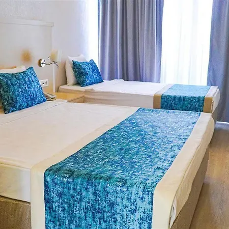 Pirates Park Hotell 4*