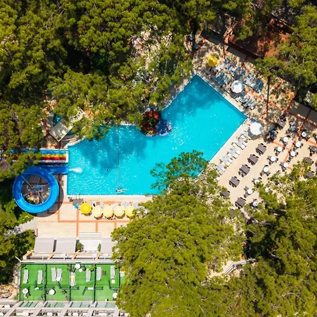 Pirates Park 4*