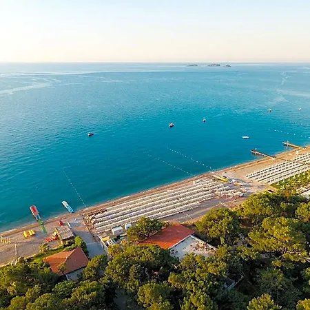 Pirates Park 4*